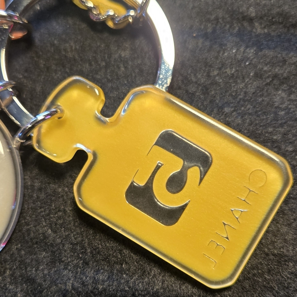 #104 -  Authentic Chanel Coco Mark Key Charm / Key Holder - Picture 12 of 16